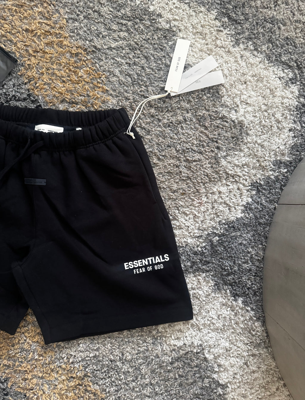Black essentials shorts